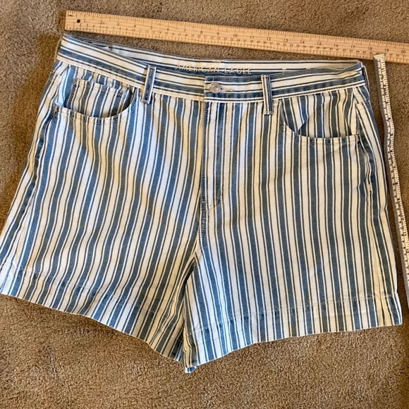 American Eagle Stripped Jean Cotton Mom Shorts High Waisted Sz 16 - Picture 1 of 5